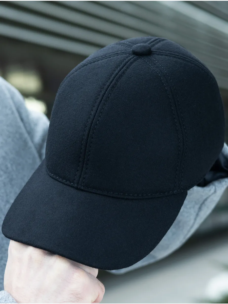 Кепка утепленная с ушками драповая