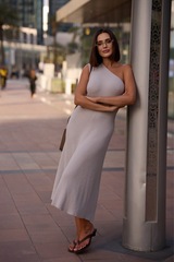 платье миди в цвете офвайт