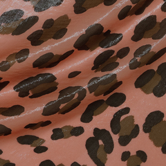Шёлковое "ламе" (85 г/м2) леопардовые пятна на лососевом оттенке