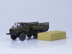 Ural-4320-31 engine YaMZ-238 board khaki-sand 1:43 AutoHistory