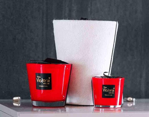 Свеча ароматическая 400г Victoria with Love Glossy dark red