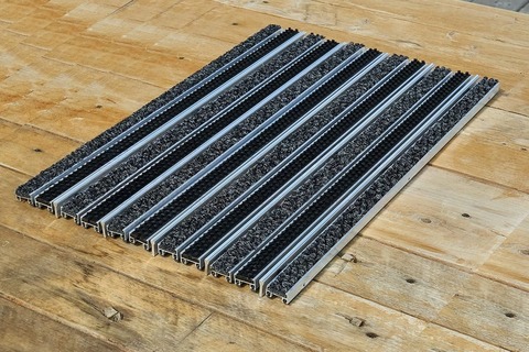 Придверная решетка Gidrolica Step – щетка + скребок, 390×590 мм