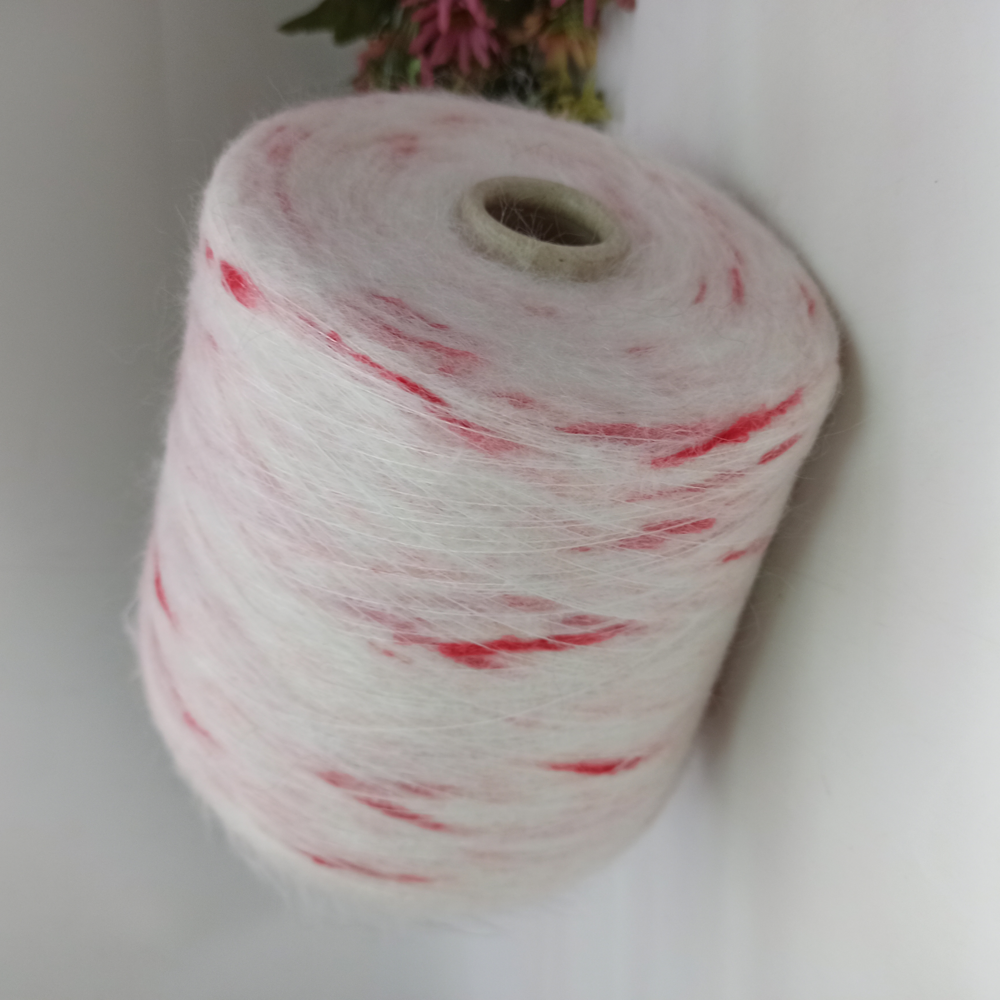 Кид мохер арт Galles фабрика Ilaria 1000м/100гр Белый c красным