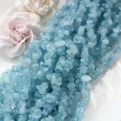 Тонированный кварц, серо-голубой, крошка, 7-11 мм, нить 70 см, К127