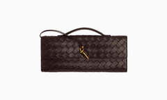 Сумка Bottega Veneta Andiamo Clutch "Fondant"