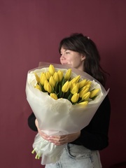 Букет жёлтых тюльпанов "Стронг Голд"