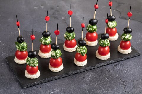 Канапе из мини моцареллы, 20 шт.