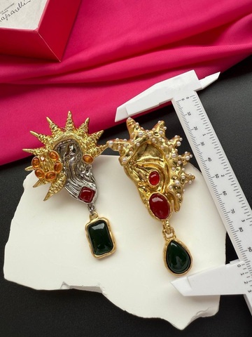 Серьги уши Schiaparelli