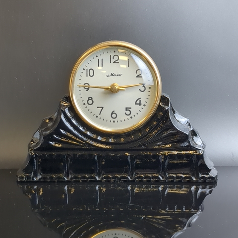 Настольные часы "Маяк" Сердобский часовой завод, СССР, черный хрусталь