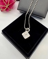 Колье-цепочка с подвеской игральный кубик в стилистике CHROME HEARTS