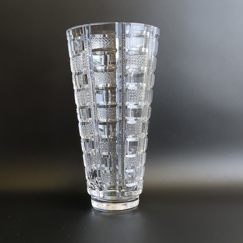 Ваза для цветов изящная стекло, резной декор, 23 см, винтаж времён СССР 1970-1990 гг