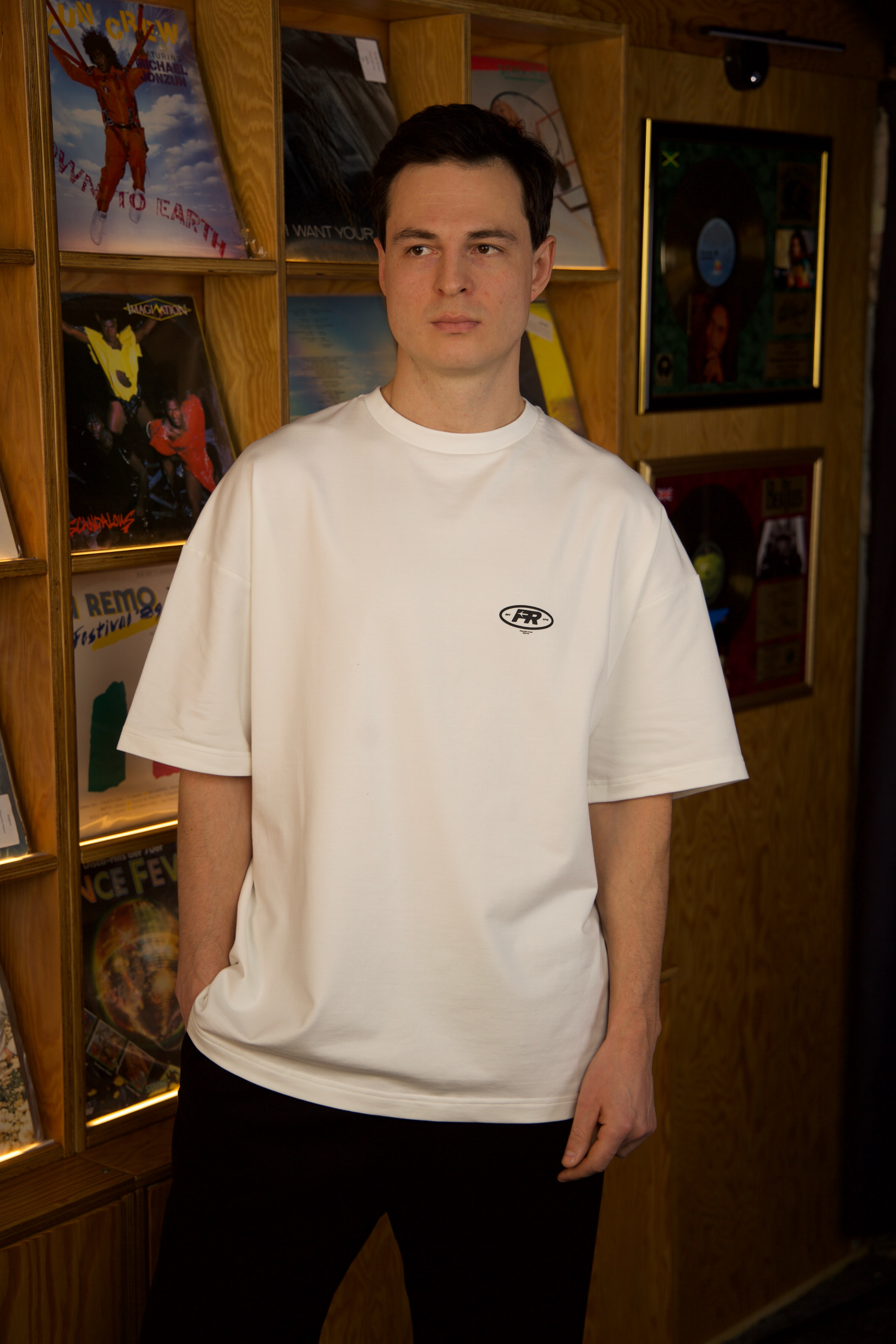 Футболка STAY ON COURSE, молочная