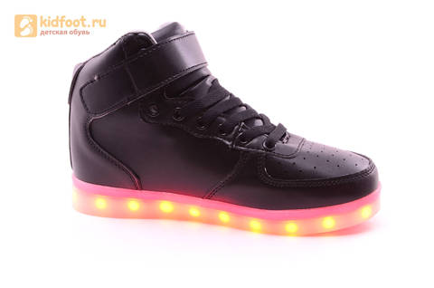 Светящиеся высокие кроссовки с USB зарядкой Fashion (Фэшн) на шнурках и липучках, цвет черный, светится вся подошва. Изображение 2 из 22.