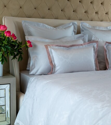 Постельное белье 2 спальное евро Сlaire Batiste Atelier Vienna серое с перламутром