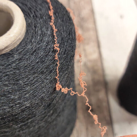 Тонкая резинка STING OVERDYED светлый терракотовый