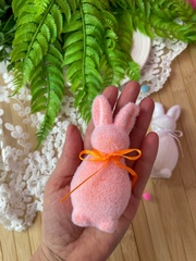 Зайчик, заяц, кролик с бантиком, фигурка бархатистая, Пасхальный декор, размер 4*4,5*10,5 см, набор 2 шт.