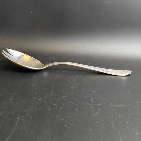 Ложка салатная, украшенных цветочным декором, мНЦ (медь-никель-цинк), Вольнянский завод столовых приборов им. Шевченко (ЗiШ, ЗиШ), СССР, 1960-1990 гг.