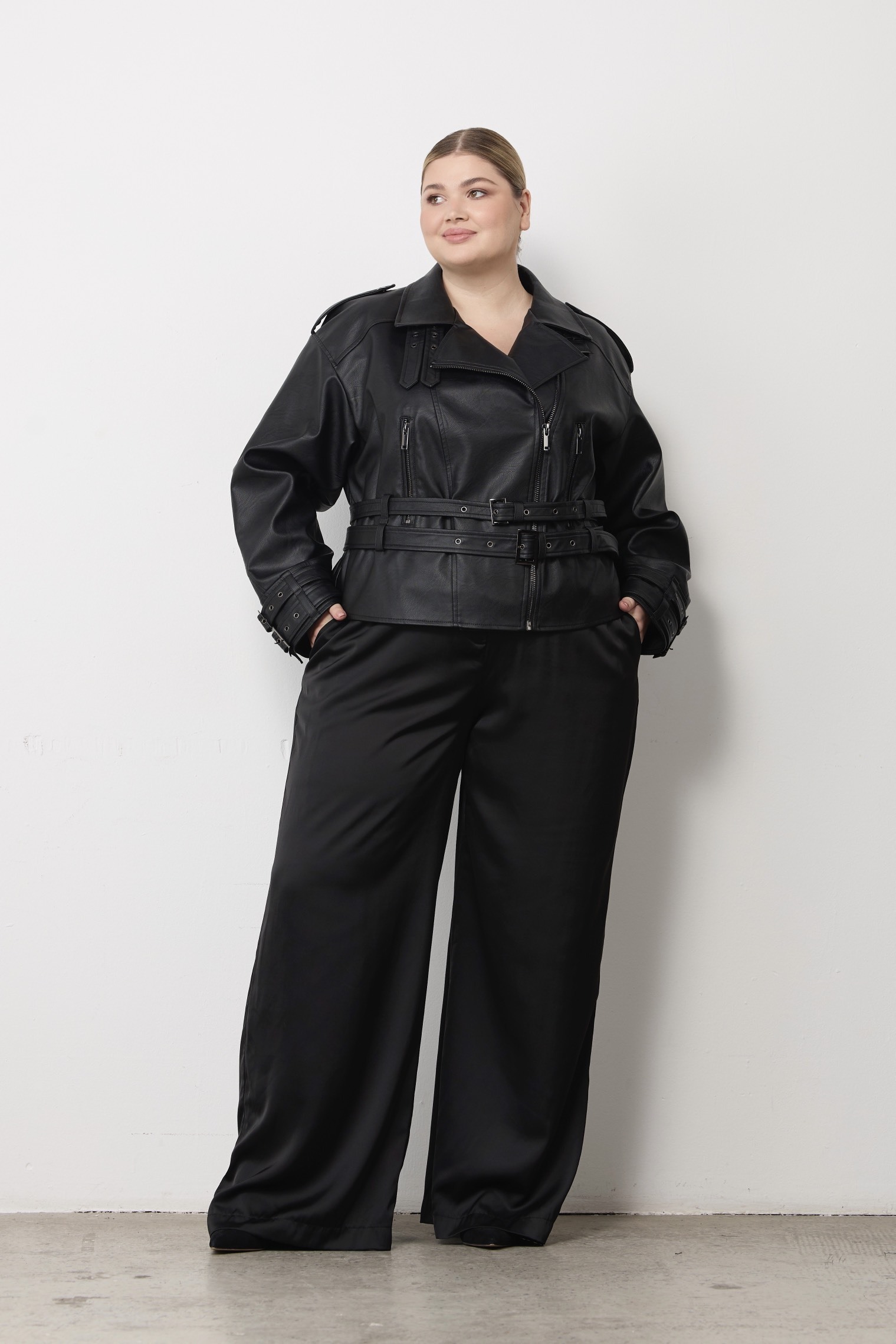 Куртка-косуха с ремнями, черный