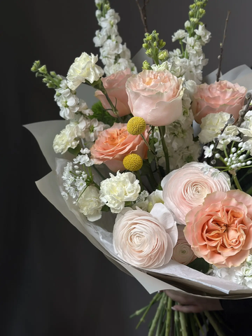 Авторский букет «В объятиях весны»