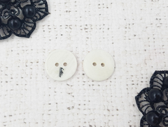 Пуговицы, d 1,8 см, 2 прокола