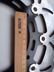 Диск тормозной передний на Yamaha YZF R6 / FZ8ABS / YZFR1 / XT Z TENERE ABS, черный лепестковый