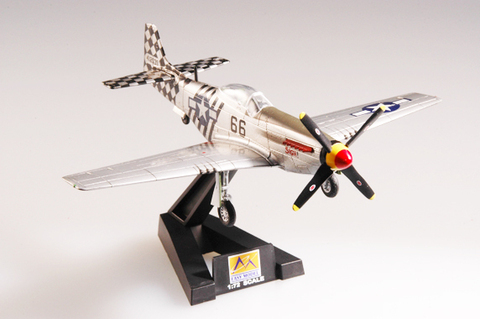 Модель Истребитель ВВС США P-51D Мustang масштаб 1:72