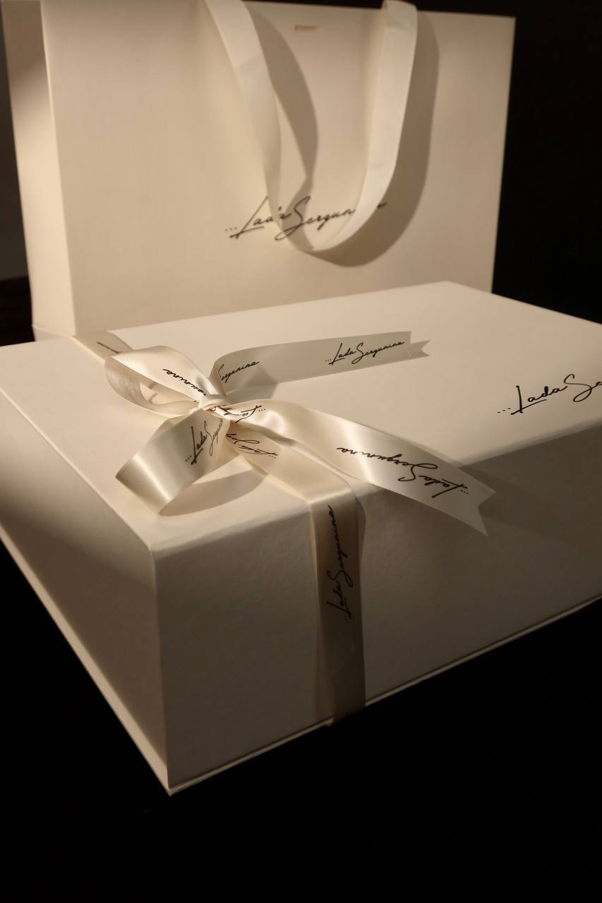 Сумка из сатина с декоративной застёжкой из рога буйвола