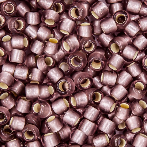 Японский бисер TOHO Round 8/0 (№26F), с внутренним серебрением, прозрачный матовый