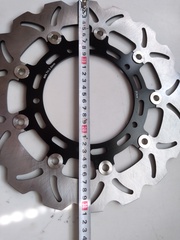 Диск тормозной передний на Yamaha YZF R6 / FZ8ABS / YZFR1 / XT Z TENERE ABS, черный лепестковый