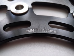 Диск тормозной передний на Yamaha YZF R6 / FZ8ABS / YZFR1 / XT Z TENERE ABS, черный лепестковый