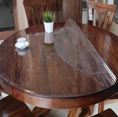Скатерть круглая силиконовая толщина 1 мм на деревянном столе