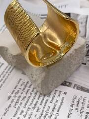 Браслет Скиап. Золотистый широкий 