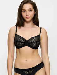 Бюстгальтер с мягкими чашками Triumph Aura Spotlight W | Черный