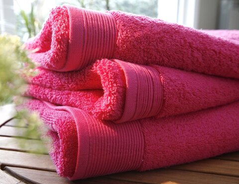 Полотенце 55х110 Blanc des Vosges Uni Fuchsia fuchsia ярко-розовое