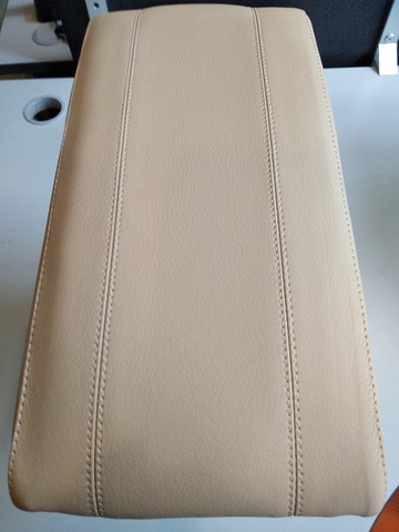 Подлокотник передний Daewoo Matiz (2000-)\ Renault Sandero 1,2\ Stepway 1,2 кроме АКПП\ Logan 1,2 \ Lada-10,11,12 экокожа