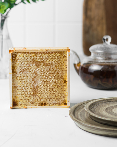 Натуральный мед в сотах HoneyForYou в футляре, 350 г