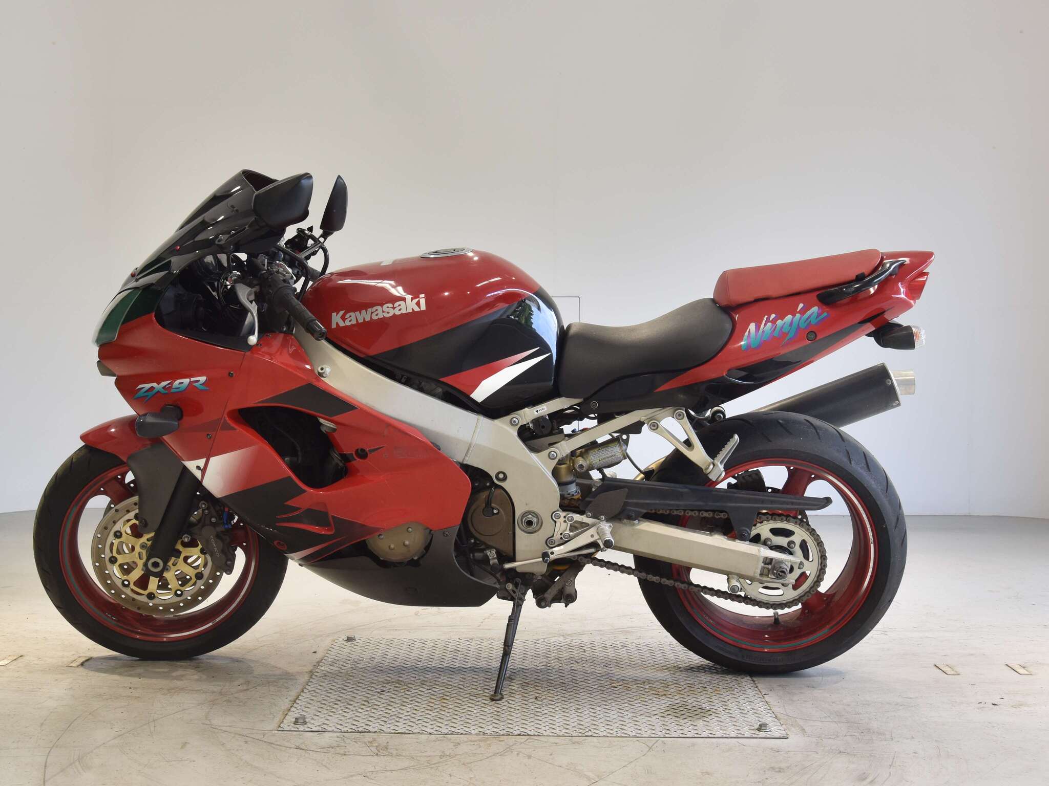 Kawasaki Ninja ZX-9R JKAZX900EEA015177 - купить по выгодной