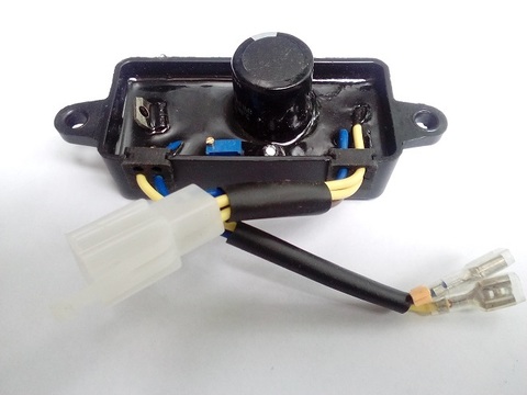 Блок AVR (регулятор напряжения) для генератора 0,8-3,5кВт (1 колодка 4 провода)