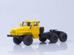 Ural-44202 6x6 truck tractor yellow 1:43 AutoHistory