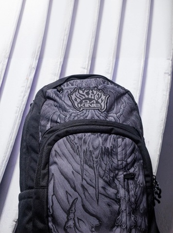 Картинка рюкзак городской Dakine campus premium 28l Mayhem Black - 12