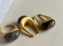 Кольцо капля с цветной вставкой из акрила в стиле BOTTEGA