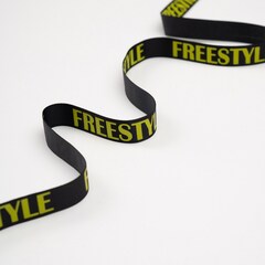 Тесьма/Стропа/9028 черный принт салат