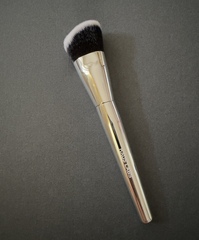 Кисть для тональной основы Haus labs