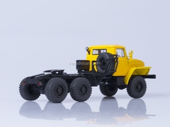 Ural-44202 6x6 truck tractor yellow 1:43 AutoHistory