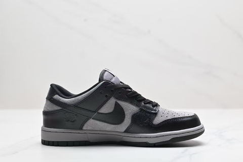 Nike Dunk Low 'Black Roses' 