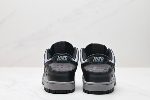 Nike Dunk Low 'Black Roses' 