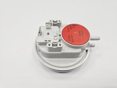 Дифференциальное реле давления HUBA (150/120 Pa) для BUDERUS Logamax U052 (арт. 87161461530)