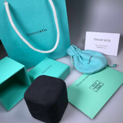 podarochnyj-komplekt-lyuks-upakovki-tiffany-pod-kolco-sergi