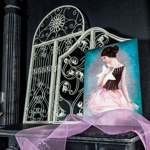 Настенное зеркало Монтанер Объект мечты