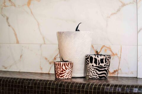 Свеча ароматическая 400г Victoria with Love Hairy white